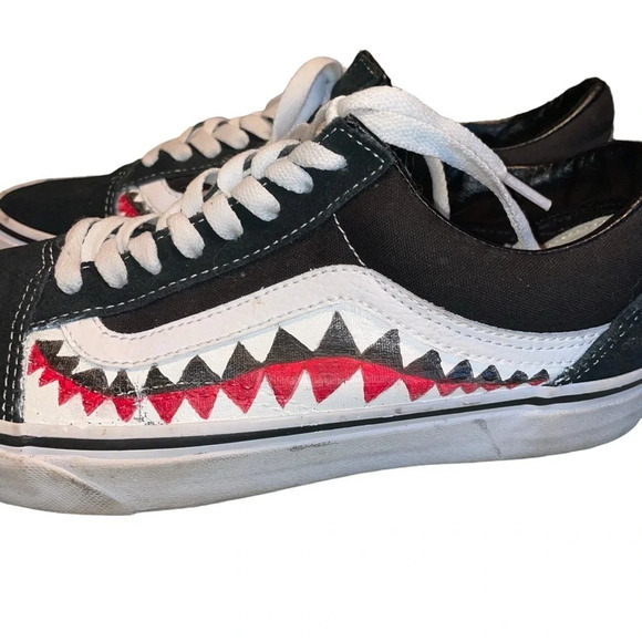 VANS Shark Teeth Custom Painted Old Skool Shoes Men’s Size 7 Women’s Size 8.5 - Picture 7 of 14